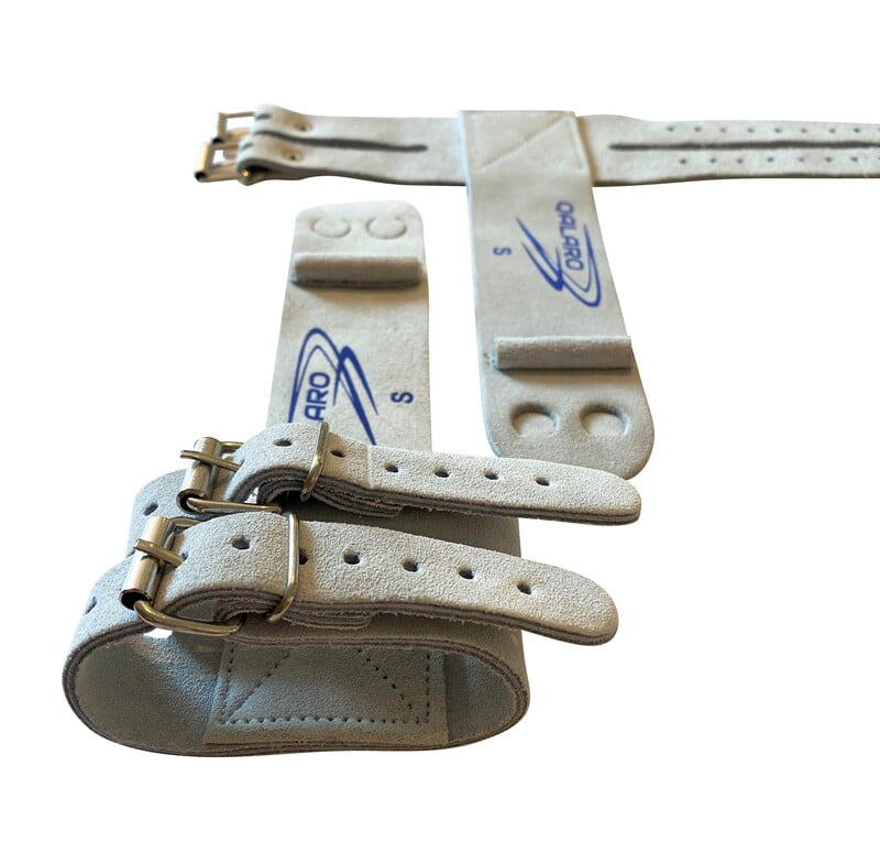 QALARO HAND GUARDS / DOUBLE BUCKLE GRIPS W DOWEL QALARO HAND GUARDS / DOUBLE BUCKLE GRIPS W DOWEL